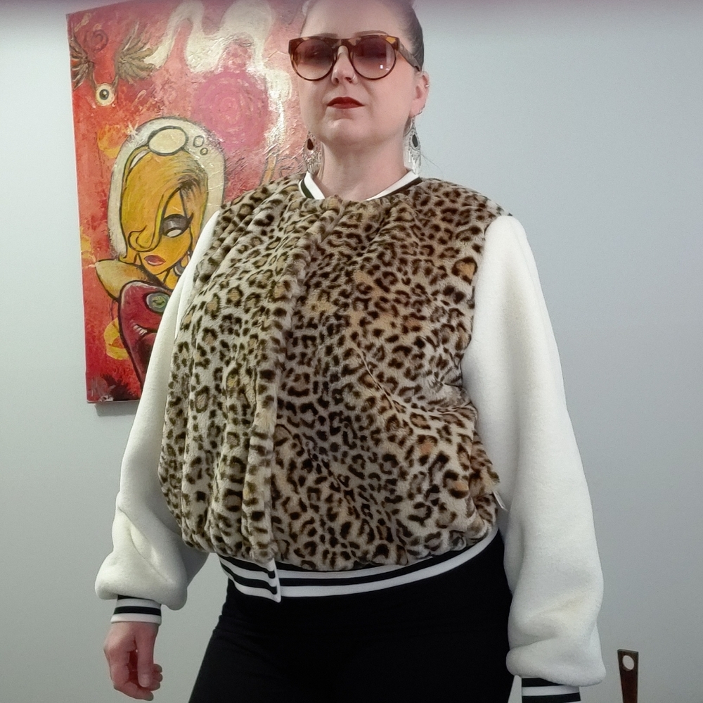 Puffy leopard jacket - Picture 3 of 8